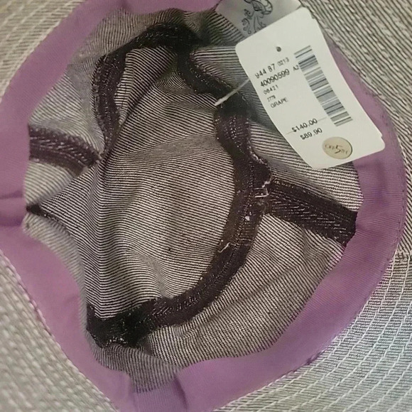 Lola hat